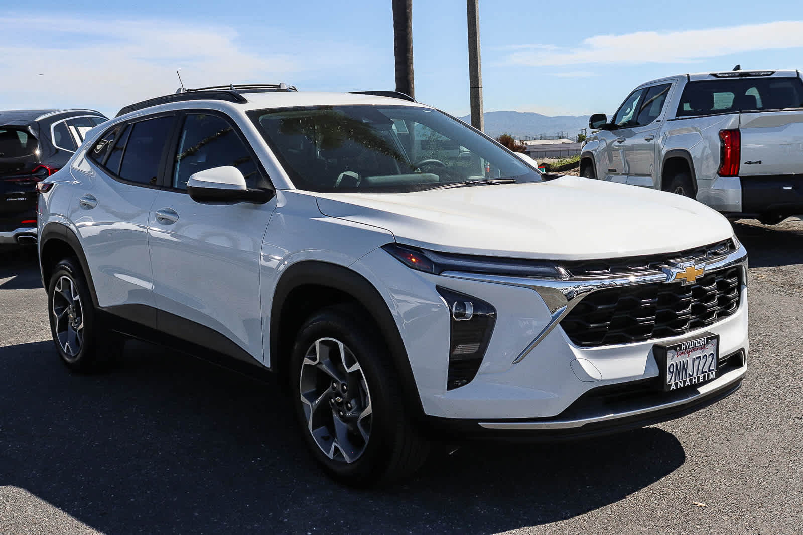 2024 Chevrolet Trax LT photo 2