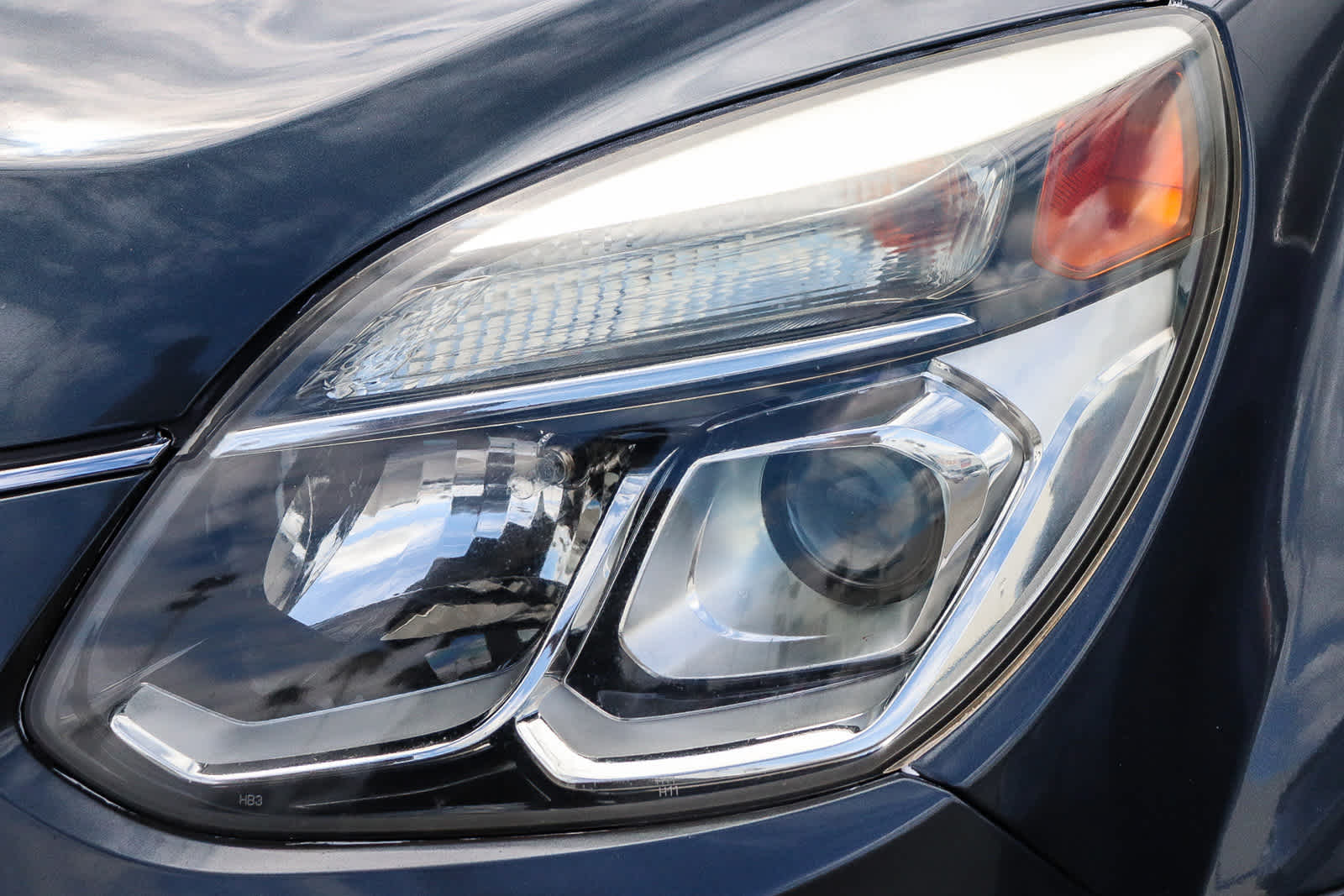 2017 Chevrolet Equinox LS photo 2