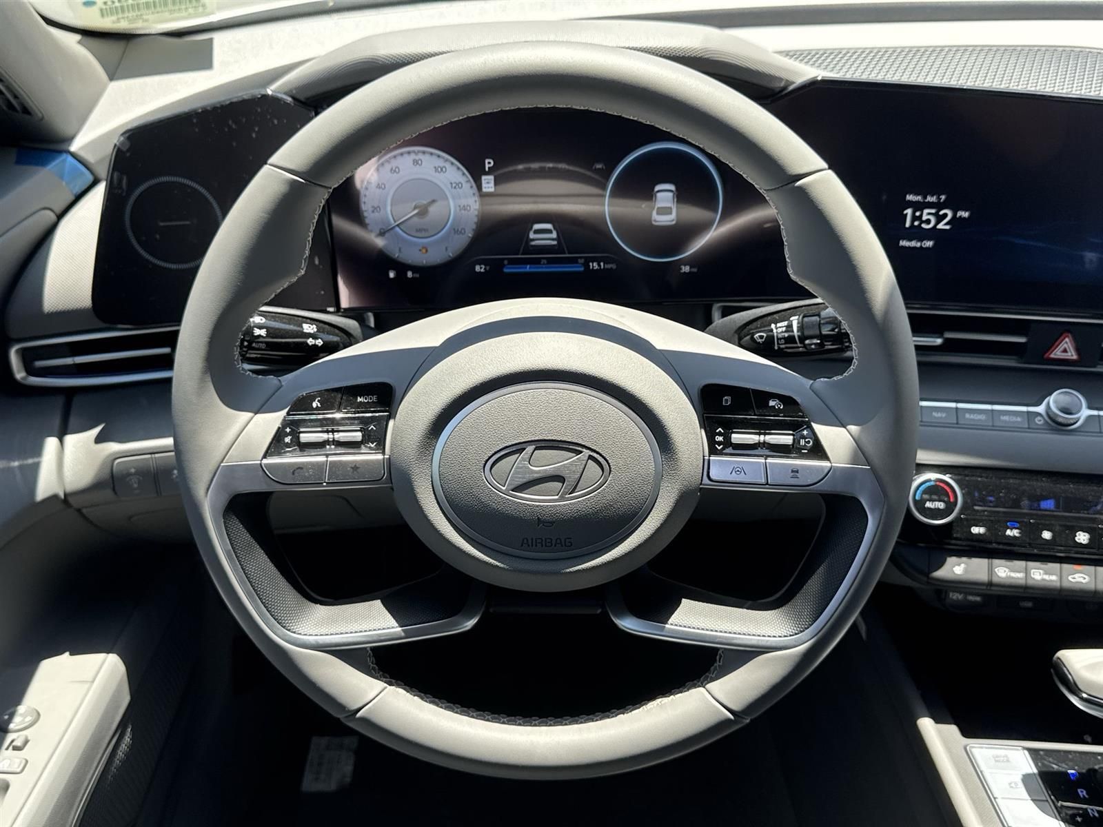 Thumbnail: 2025 Hyundai Elantra - 11