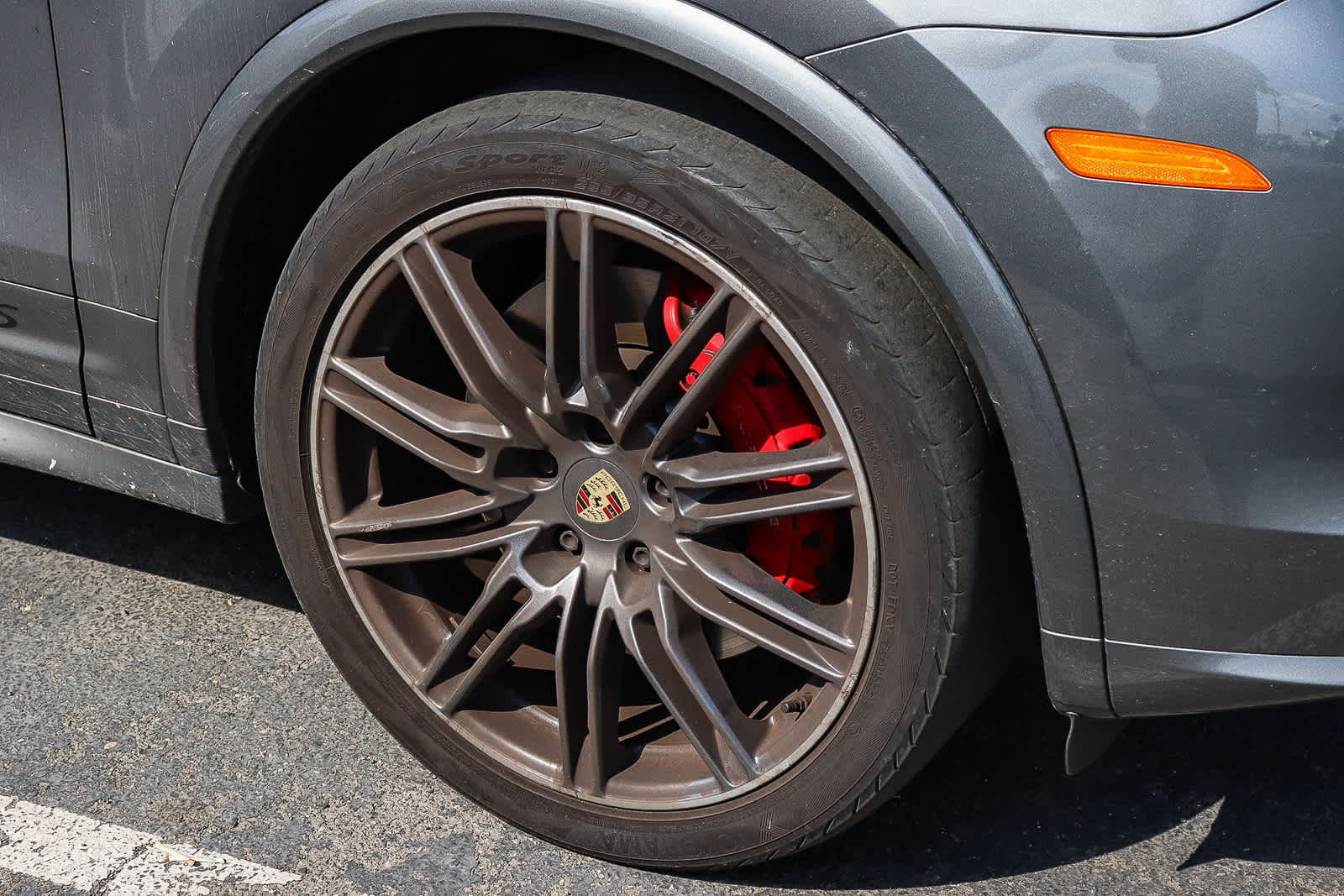 2017 Porsche Cayenne GTS photo 4