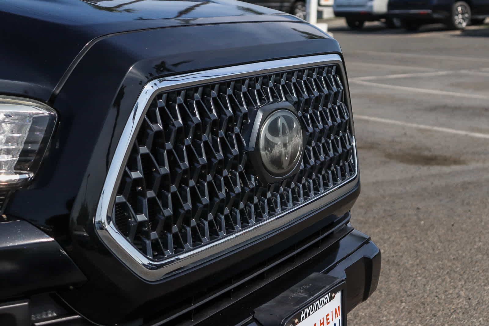 2018 Toyota Tacoma TRD Sport photo 4