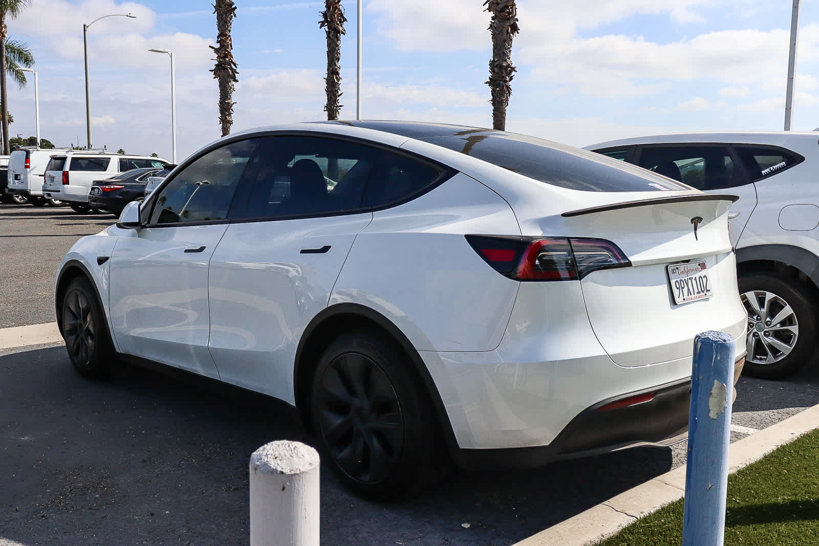 2024 Tesla Model Y Long Range photo 5