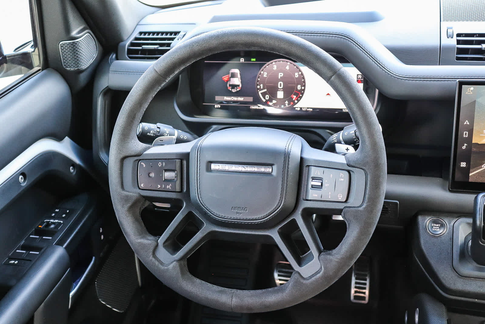 Thumbnail: 2023 Land Rover Defender - 18