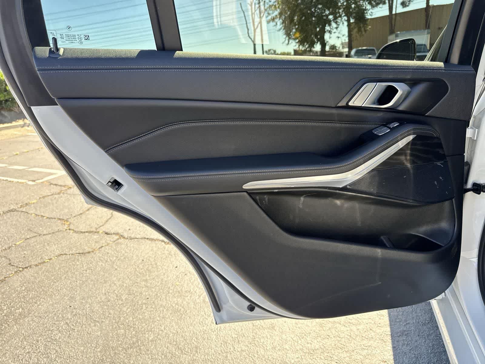 Thumbnail: 2022 BMW X7 - 27