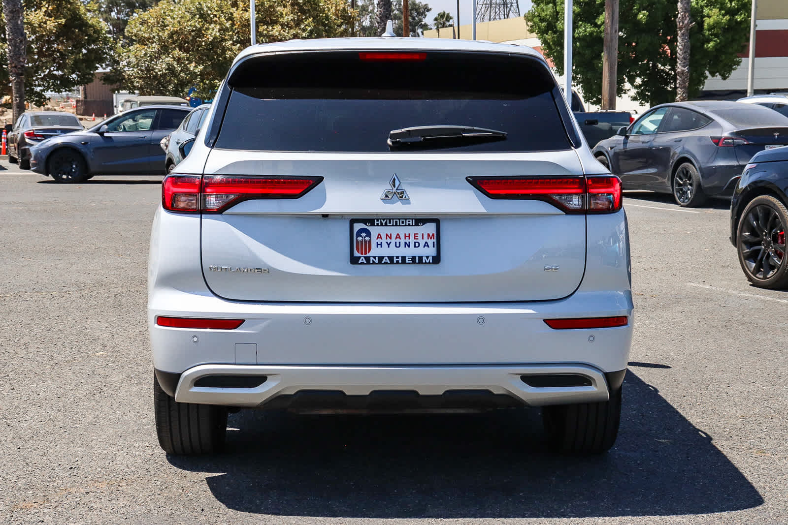 Thumbnail: 2024 Mitsubishi Outlander - 8