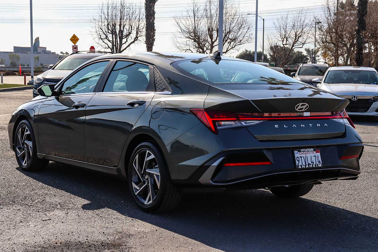 Thumbnail: 2025 Hyundai Elantra - 8