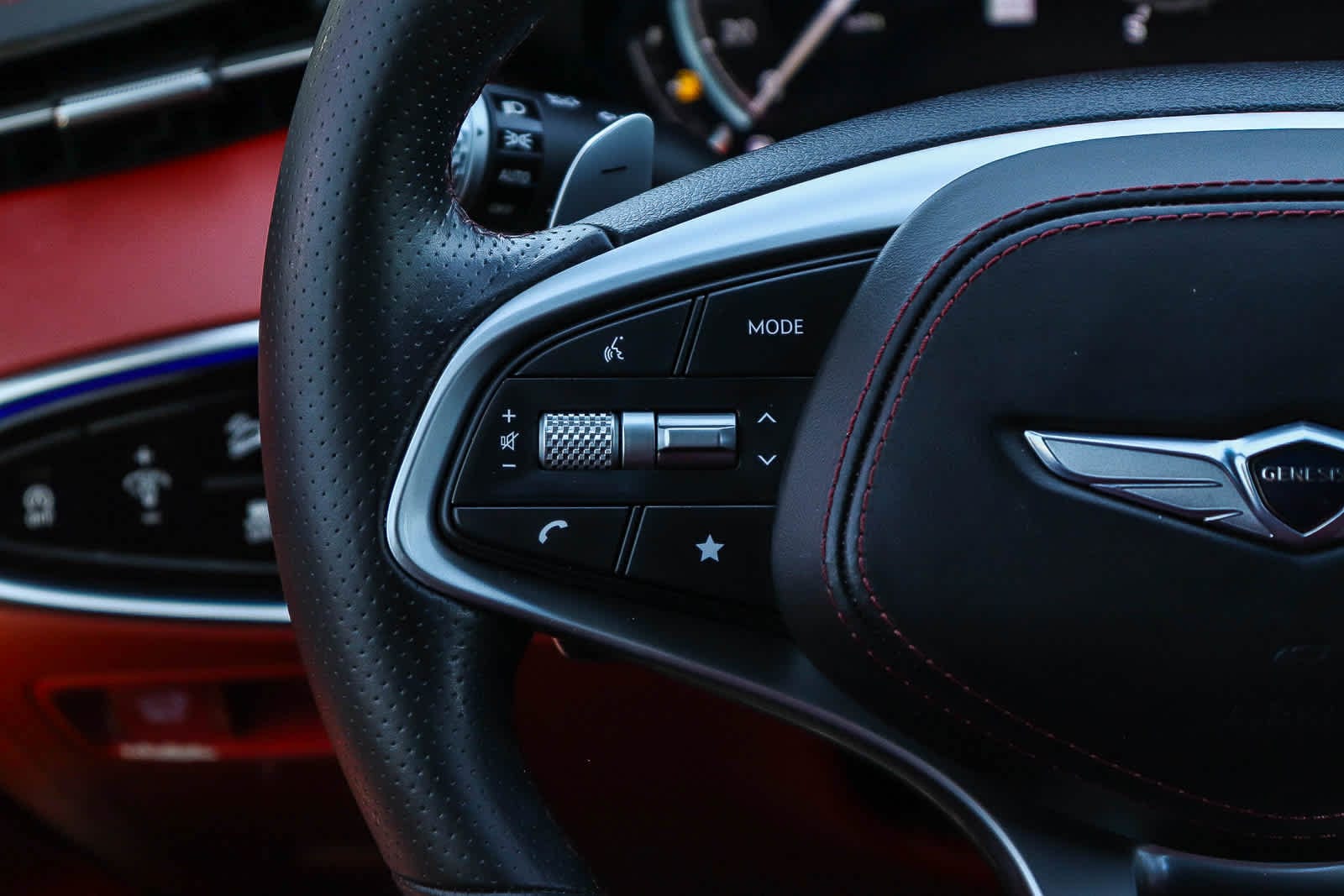 Thumbnail: 2023 Genesis GV70 - 18