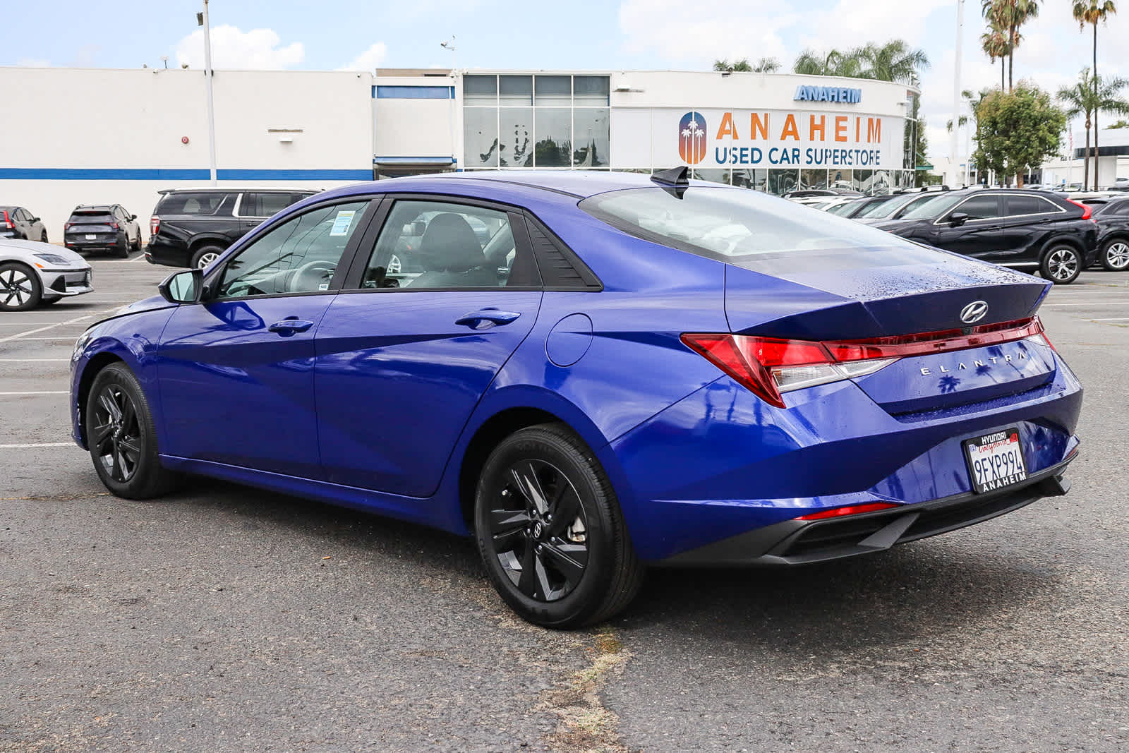 2023 Hyundai Elantra SEL photo 3