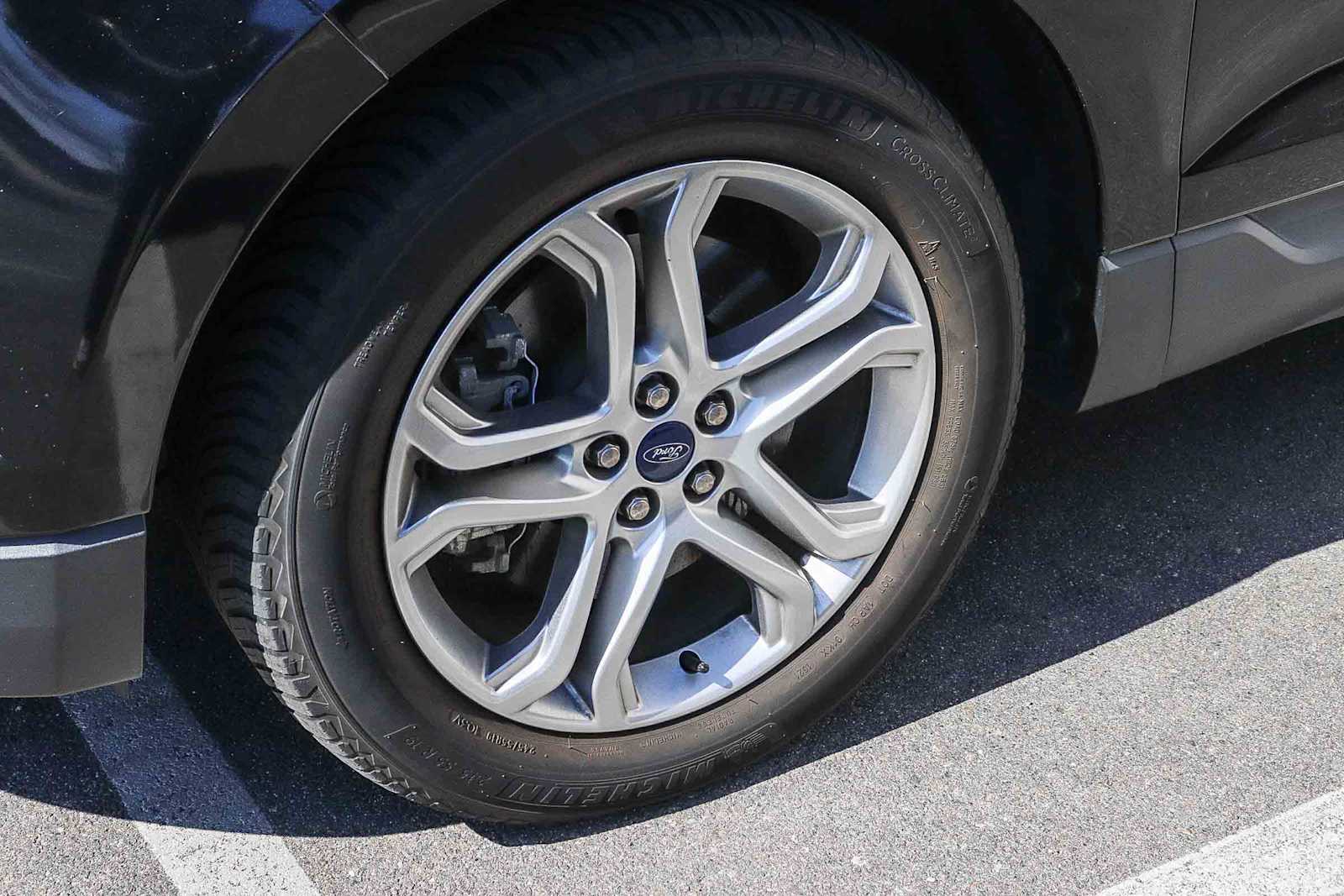 Thumbnail: 2017 Ford Edge - 4