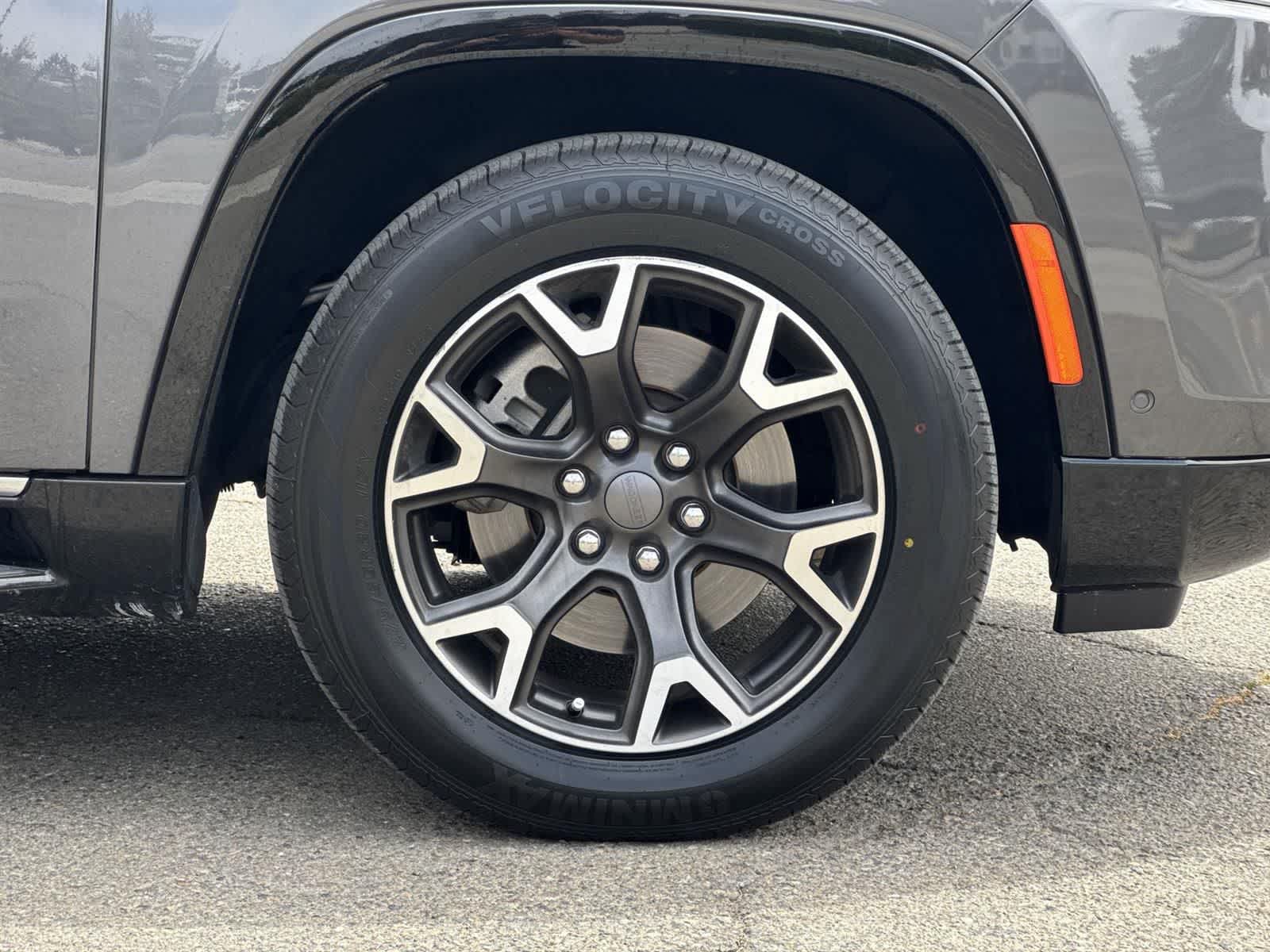 Thumbnail: 2023 Jeep Wagoneer - 43