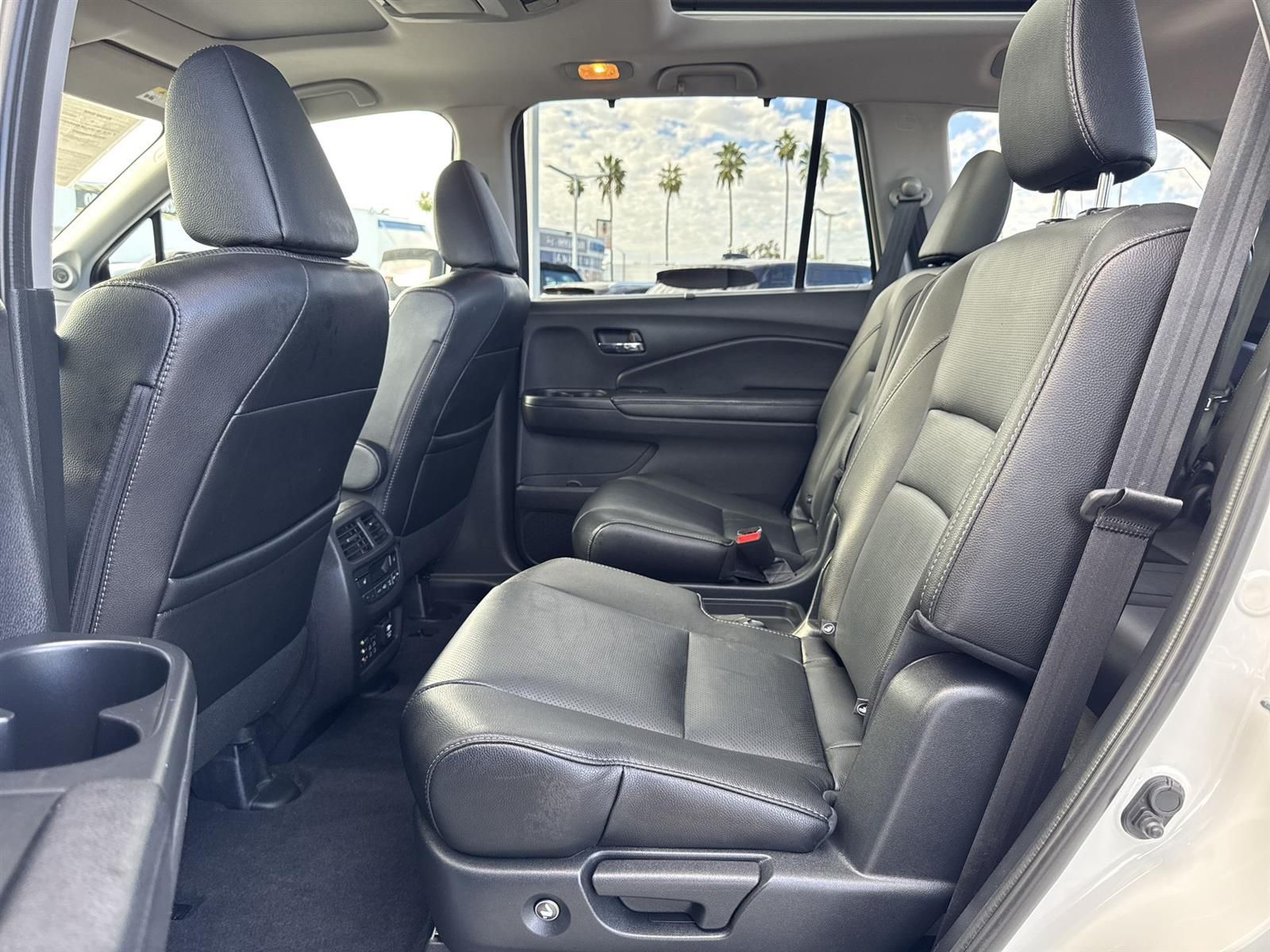 Thumbnail: 2017 Honda Pilot - 34
