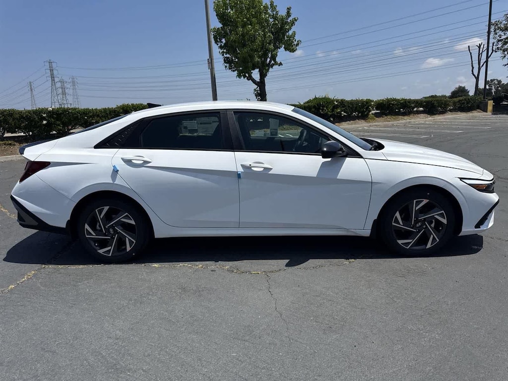 New 2025 Hyundai Elantra SEL Sport Sedan