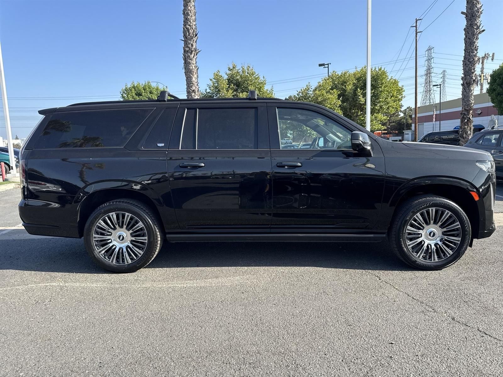Thumbnail: 2022 Cadillac Escalade - 3