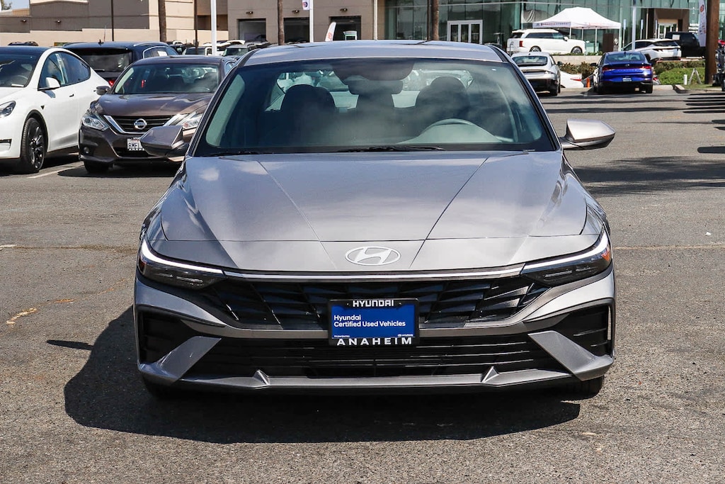 Certified 2025 Hyundai Elantra SE Sedan