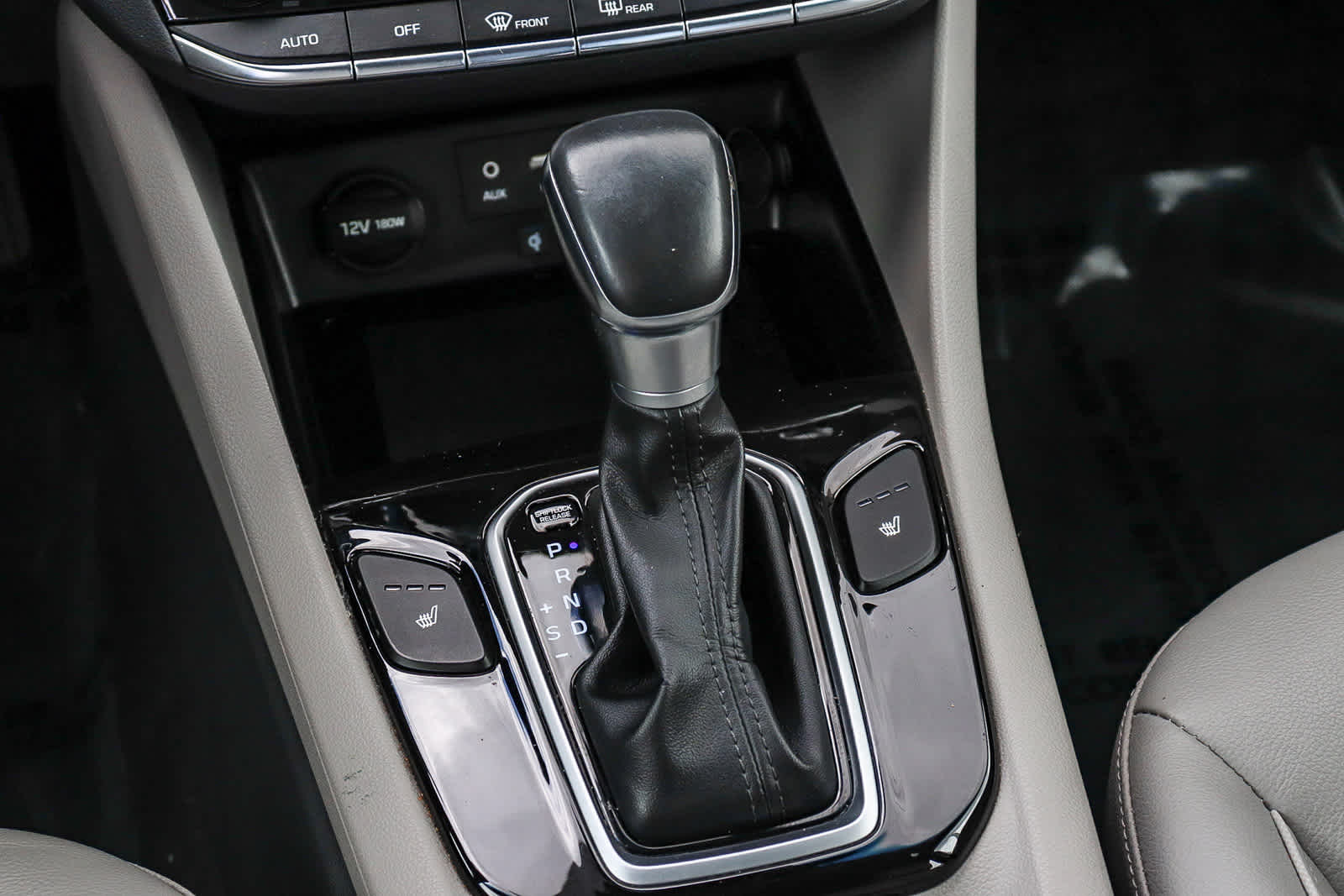 Thumbnail: 2019 Hyundai Ioniq - 20