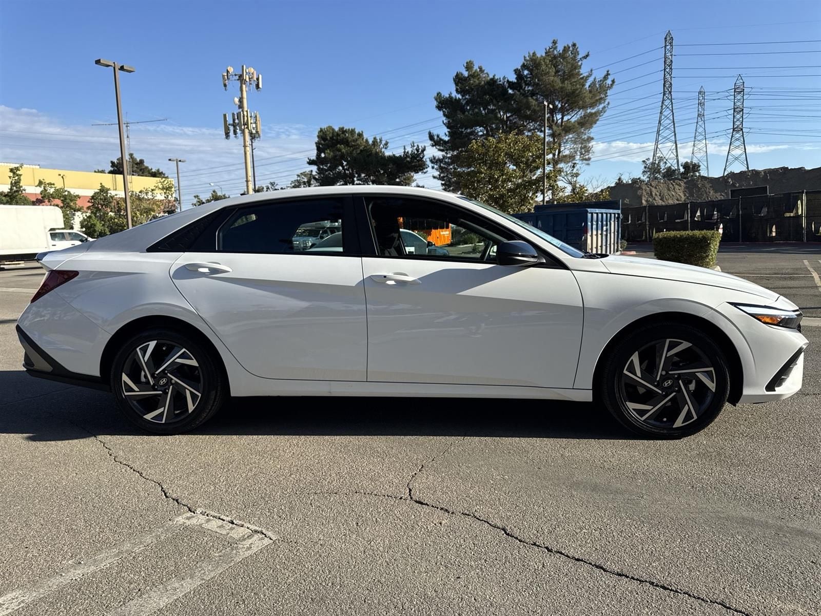 Thumbnail: 2025 Hyundai Elantra - 3