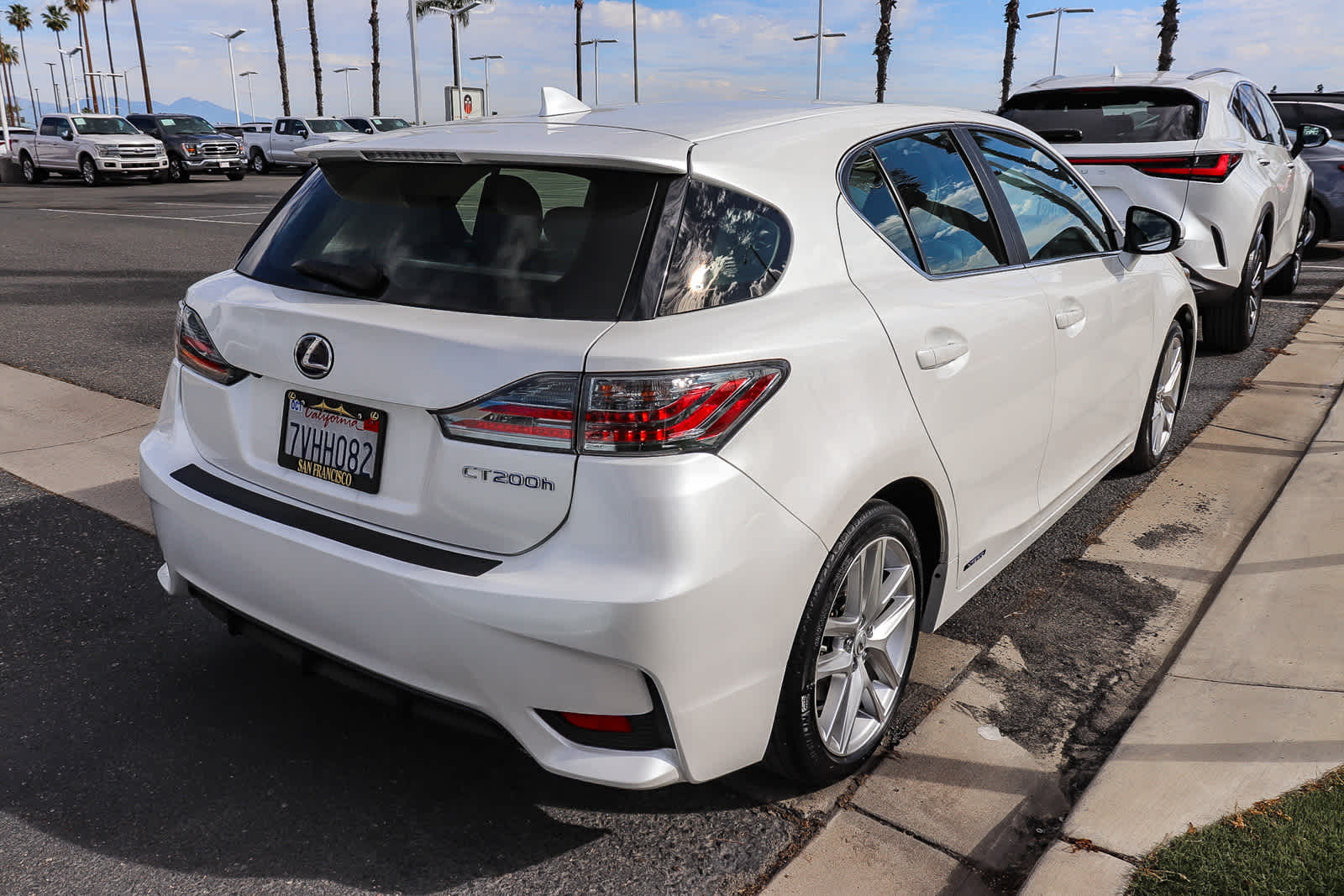 Thumbnail: 2016 Lexus CT - 6