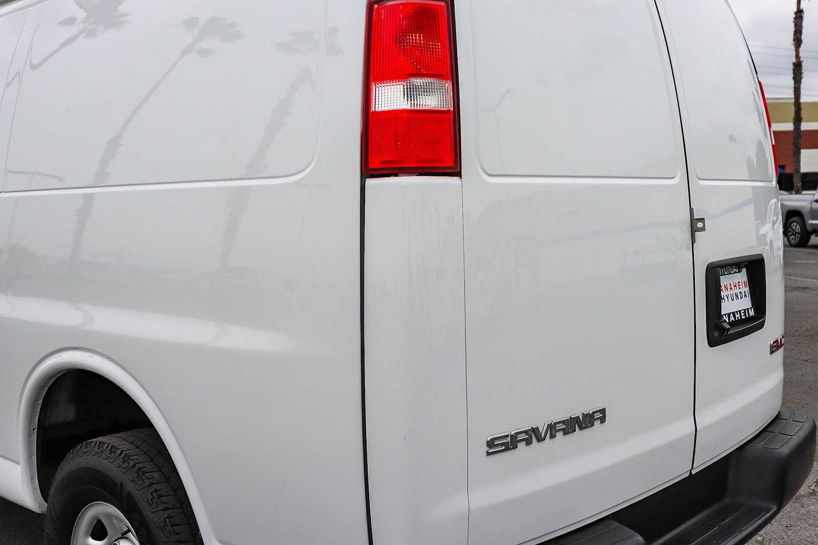 Thumbnail: 2023 GMC Savana - 9