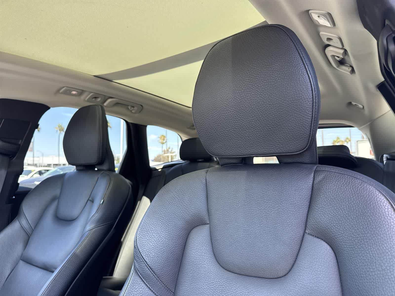 Thumbnail: 2023 Volvo XC60 - 24