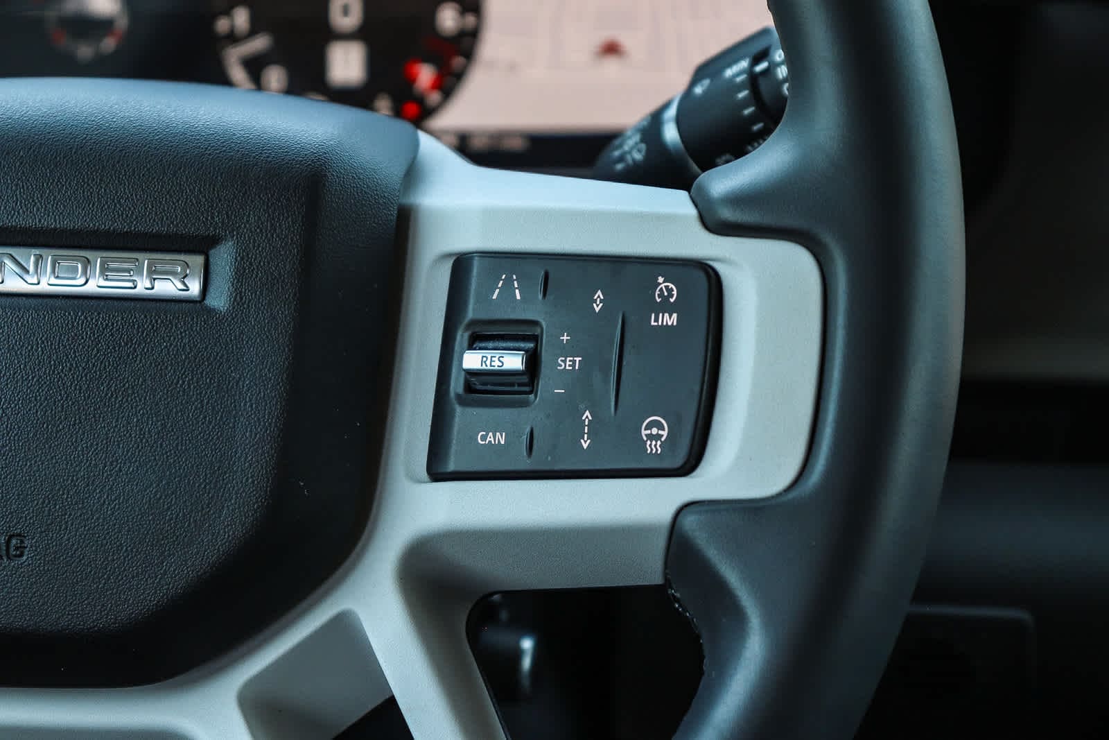 Thumbnail: 2025 Land Rover Defender - 21