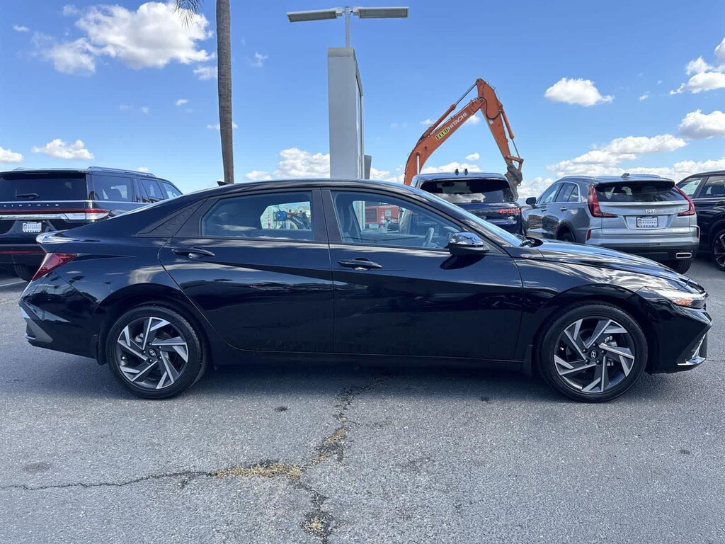 Used 2025 Hyundai Elantra SEL Sport Sedan