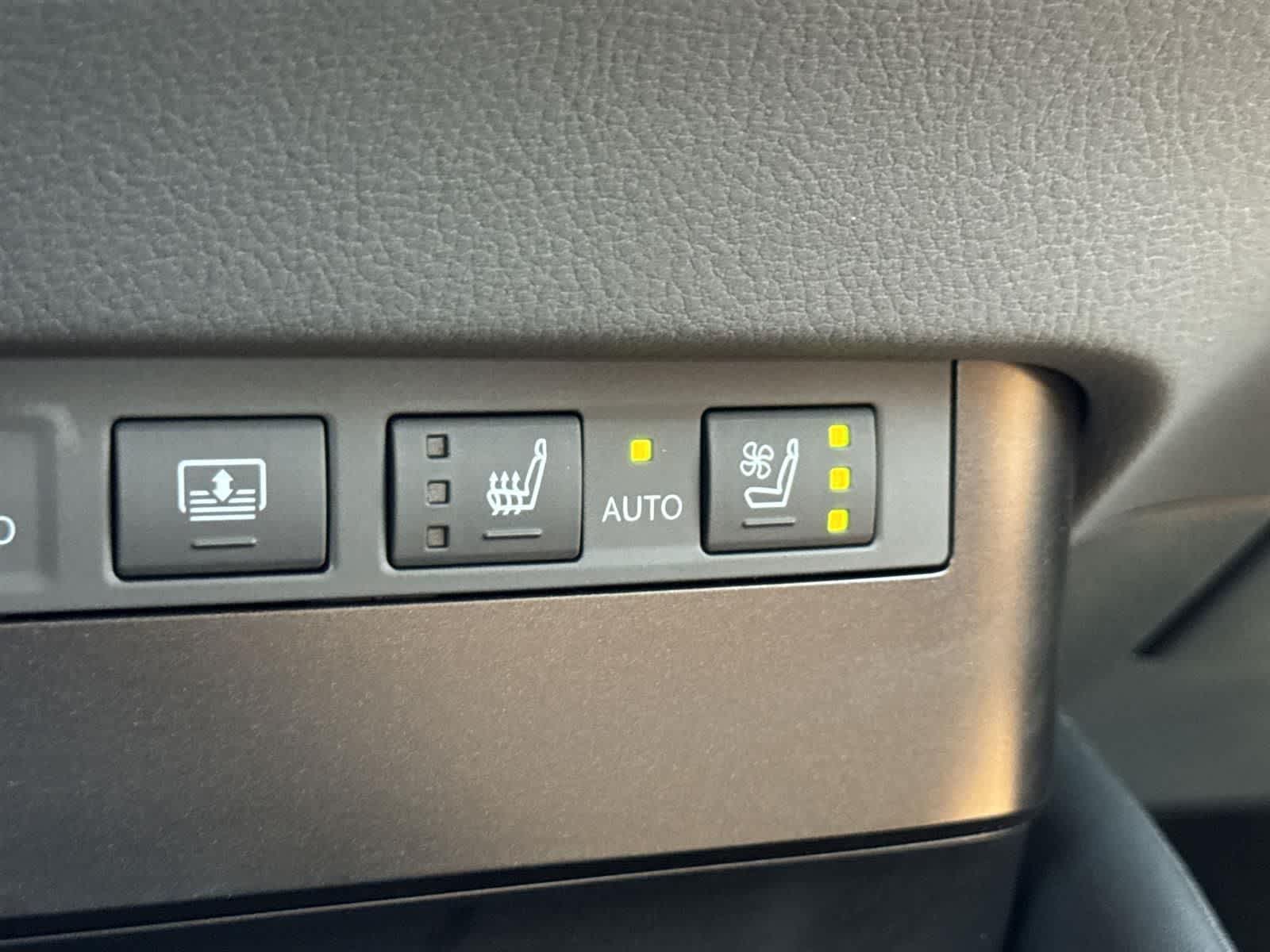 Thumbnail: 2025 Lexus ES - 20