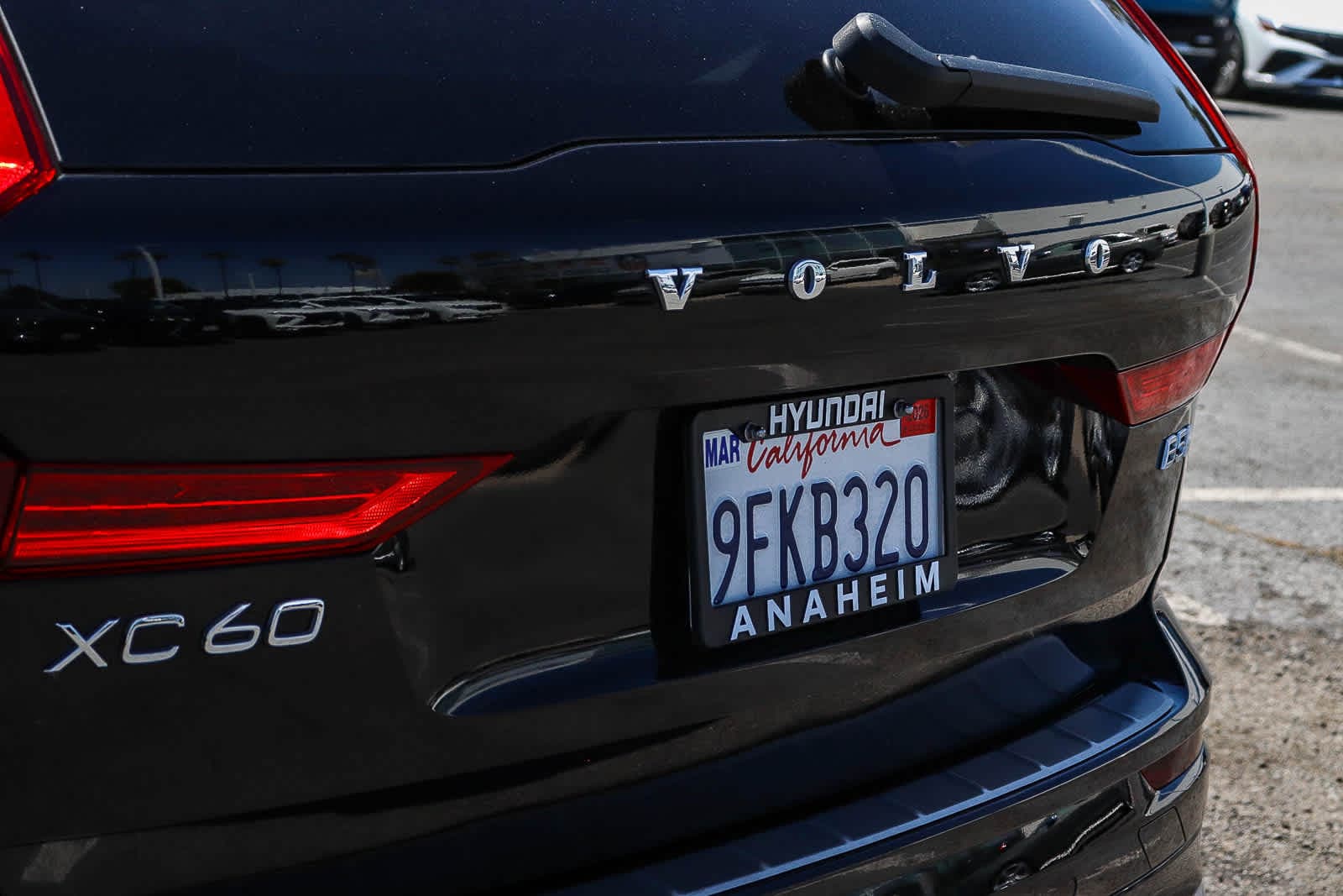 Thumbnail: 2023 Volvo XC60 - 10