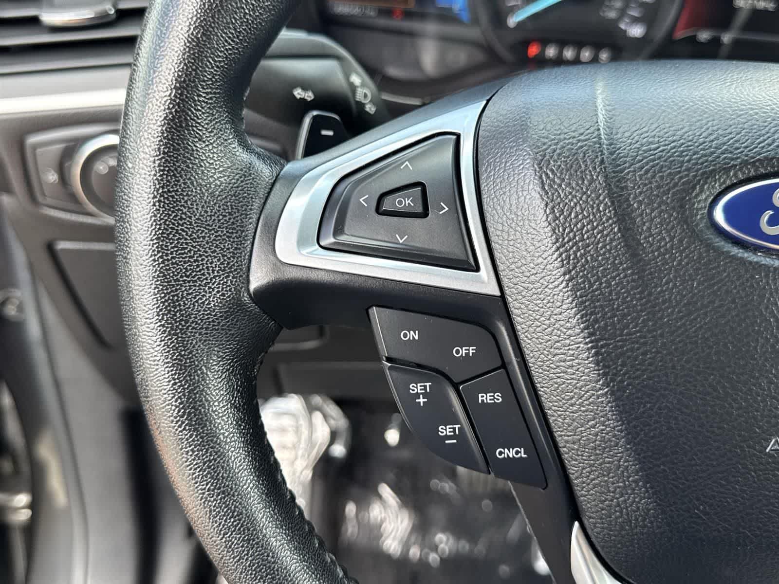 Thumbnail: 2016 Ford Edge - 11