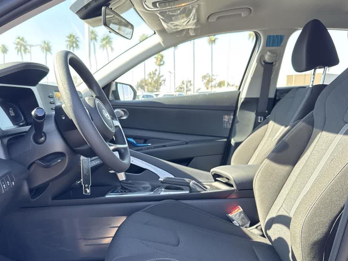Thumbnail: 2025 Hyundai Elantra - 26