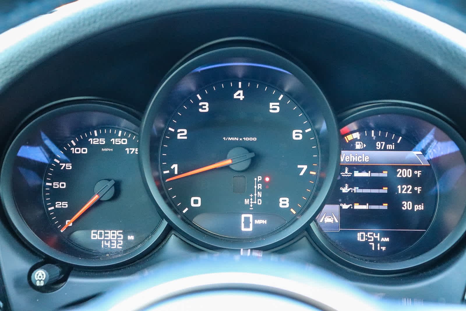 Thumbnail: 2017 Porsche Macan - 23