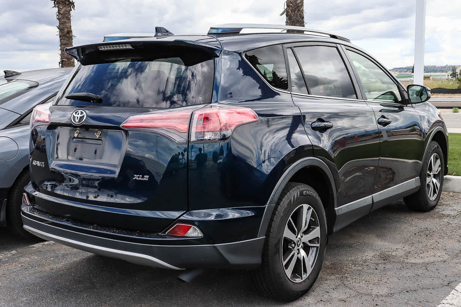 2018 Toyota RAV4 XLE photo 6