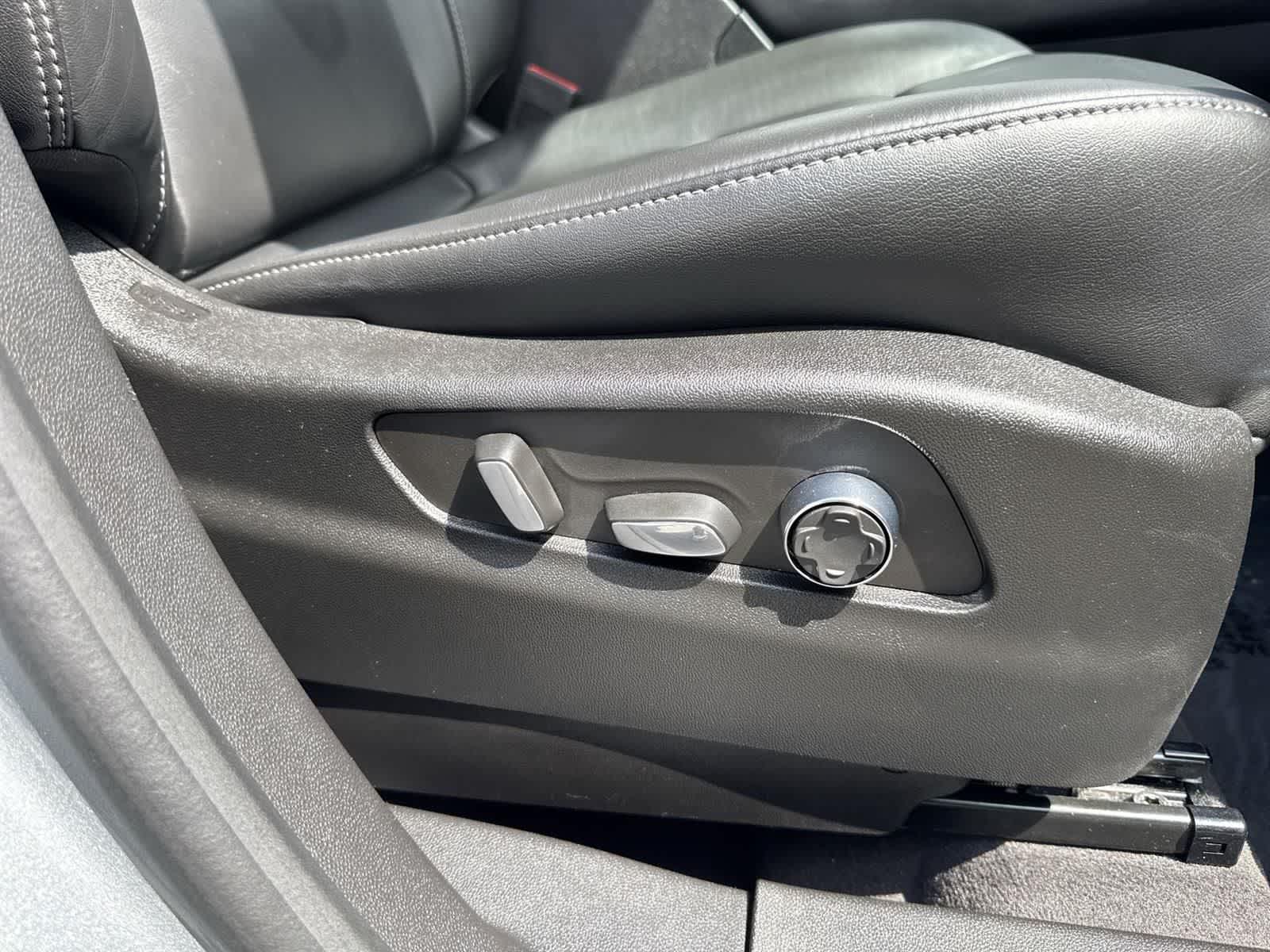 Thumbnail: 2024 Cadillac XT4 - 38