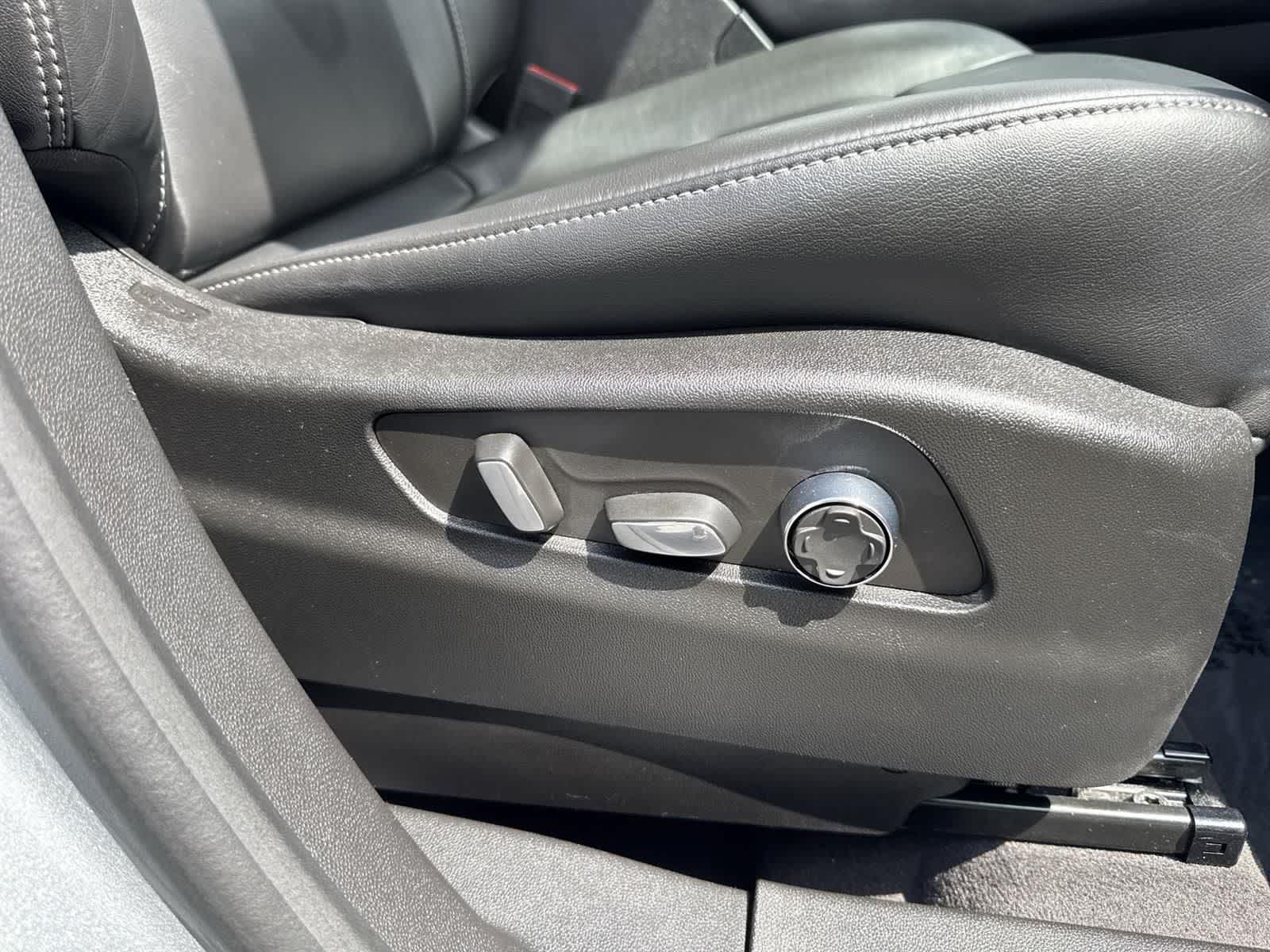 Thumbnail: 2024 Cadillac XT4 - 38