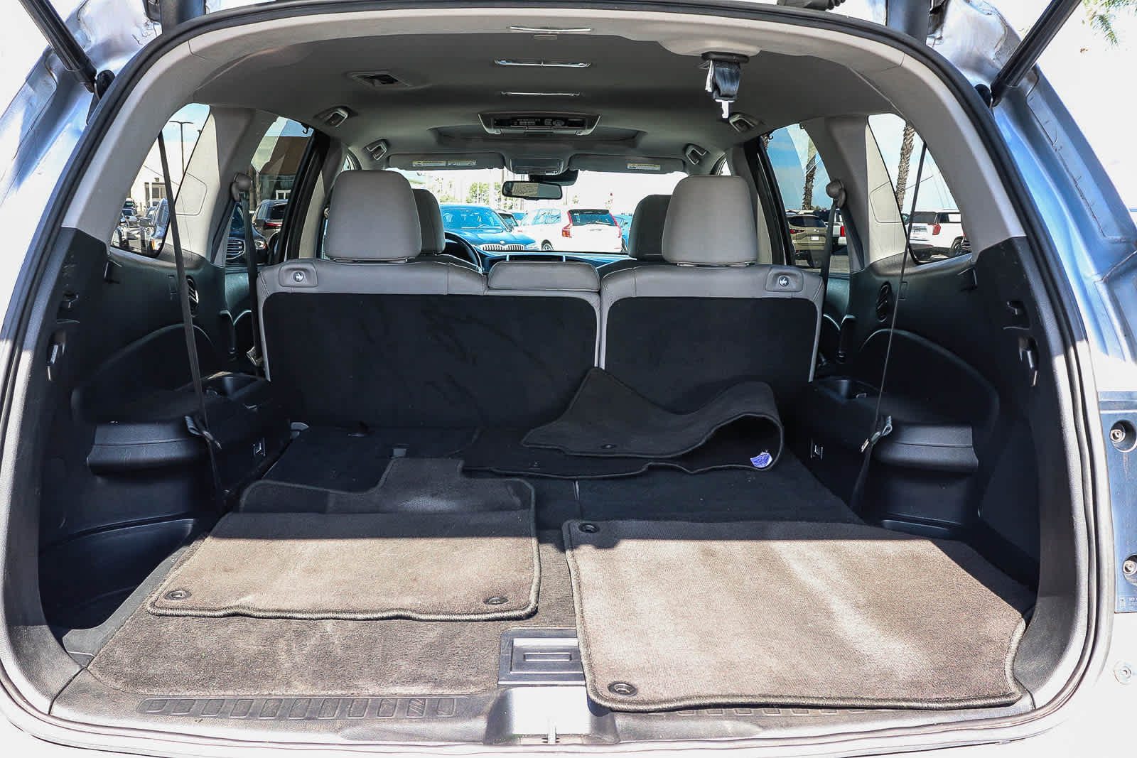 Thumbnail: 2017 Honda Pilot - 26