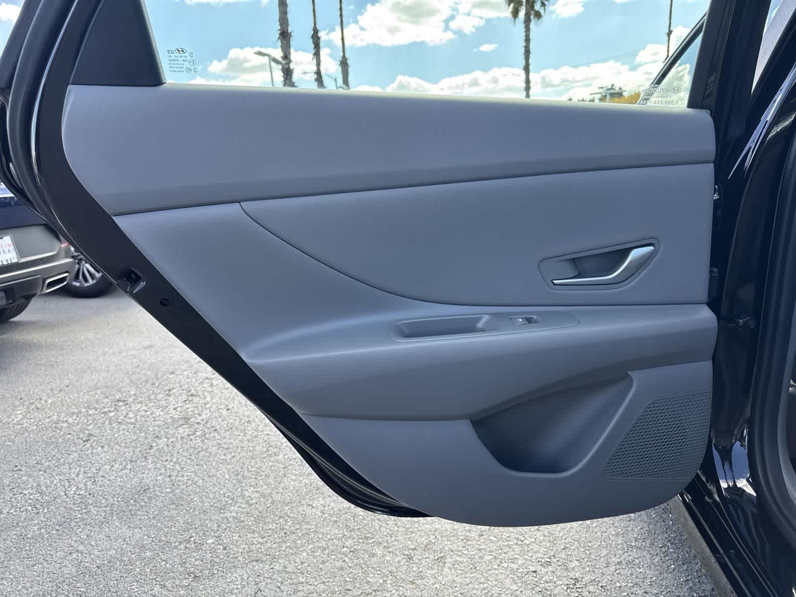 Thumbnail: 2025 Hyundai Elantra - 25