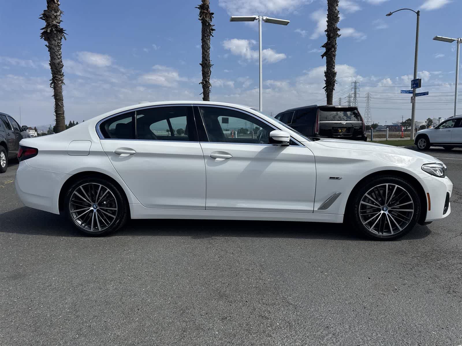 Thumbnail: 2023 BMW 5 Series - 3