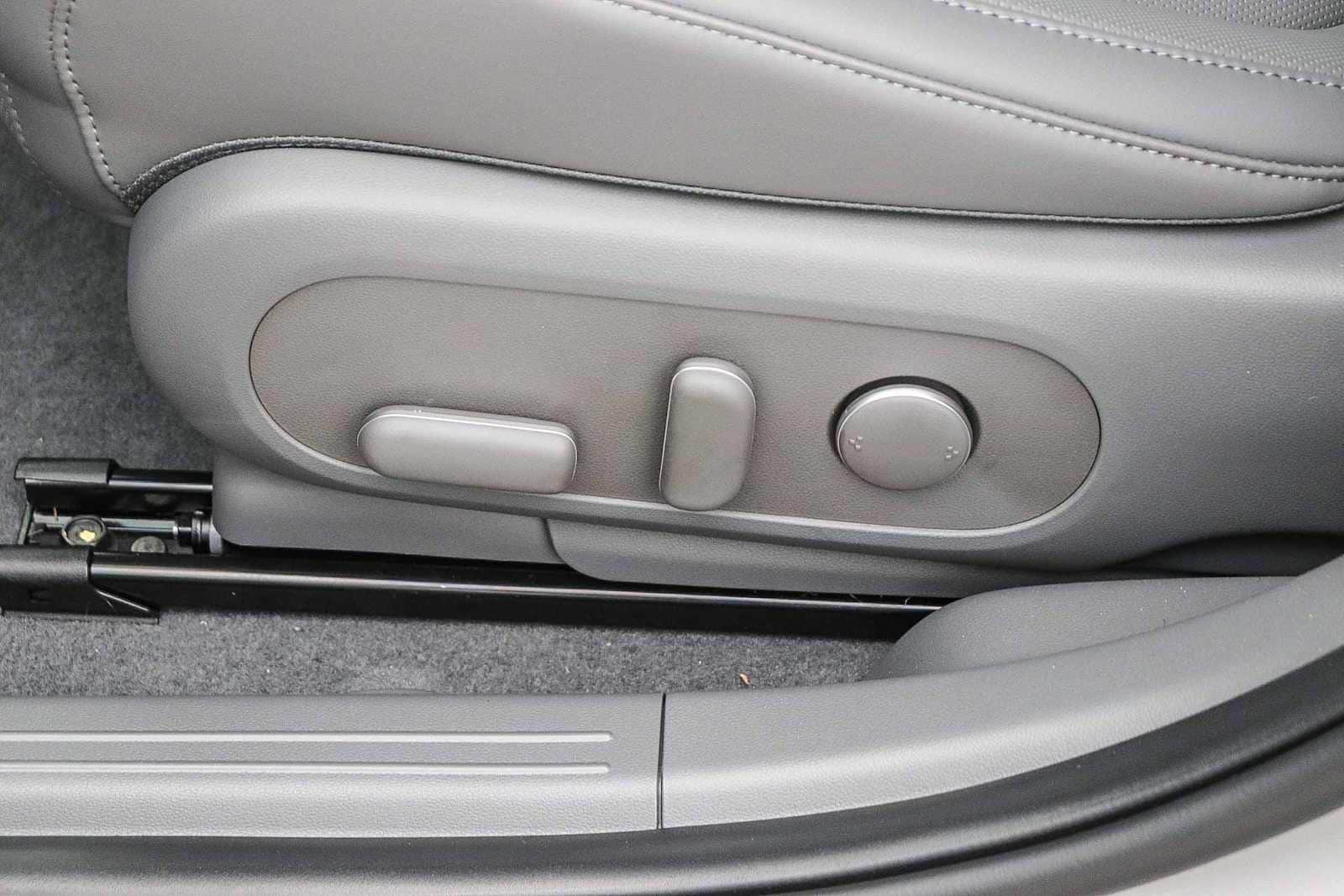 Thumbnail: 2026 Hyundai Ioniq 5 - 23