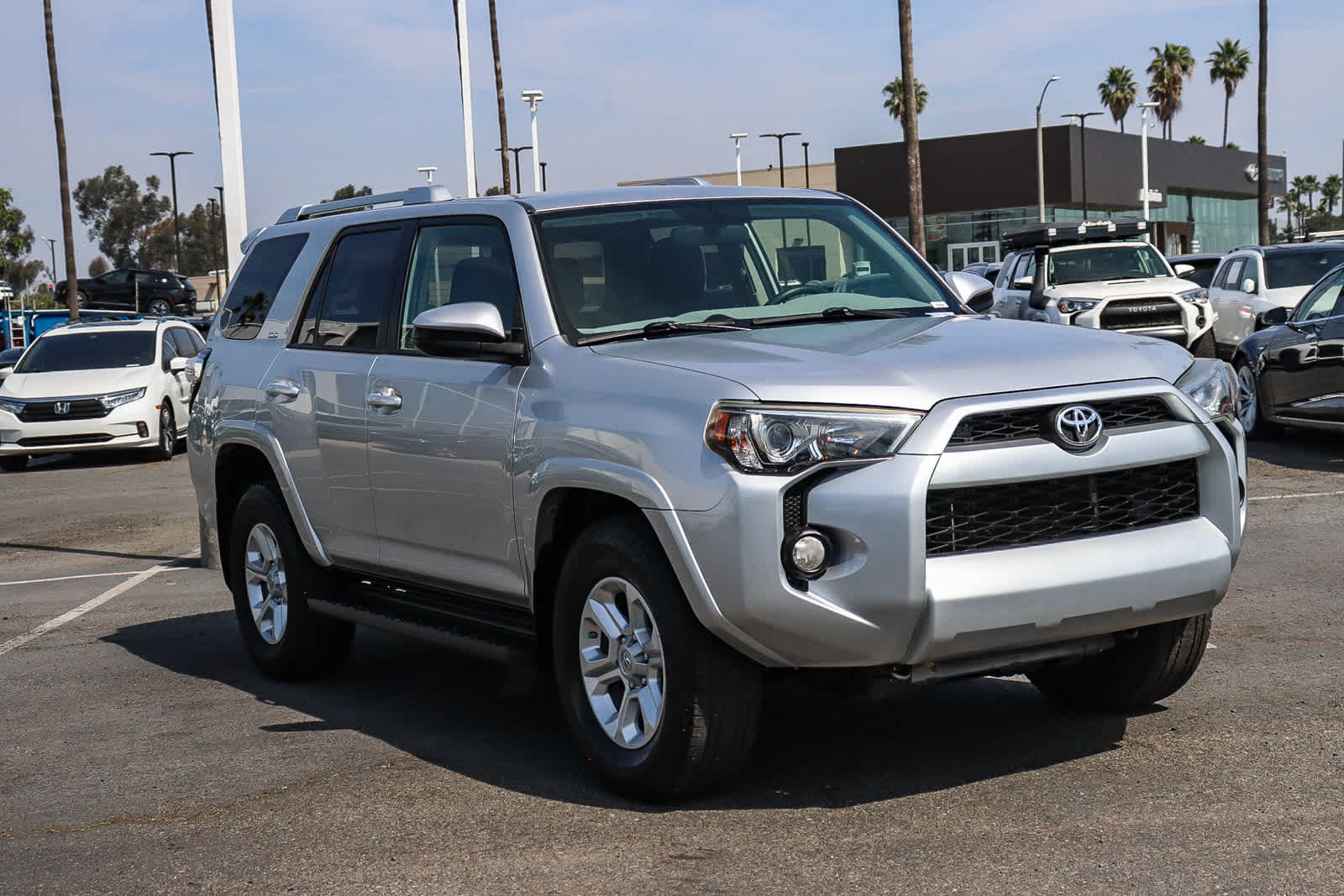 2017 Toyota 4Runner SR5 photo 2