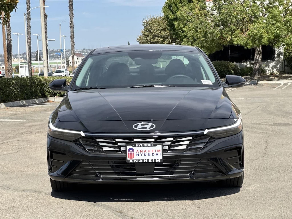 New 2025 Hyundai Elantra Hybrid Limited Sedan