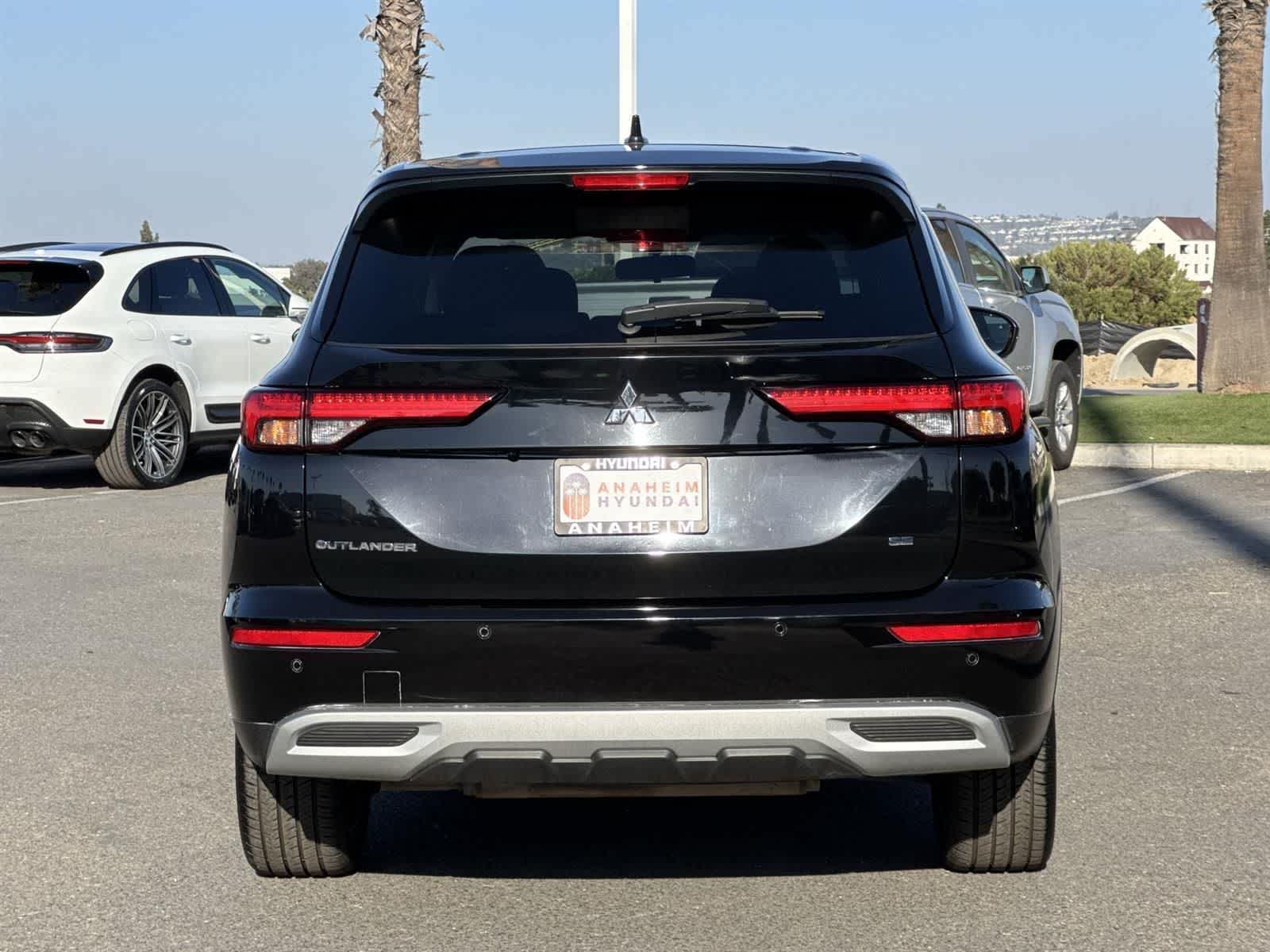 Thumbnail: 2024 Mitsubishi Outlander - 4