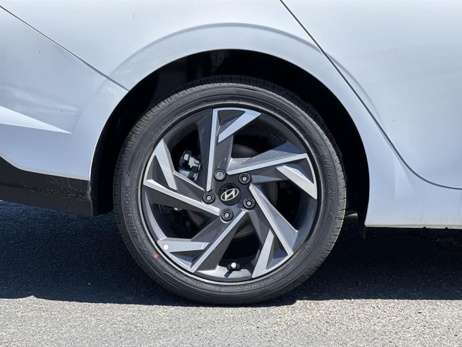 Thumbnail: 2025 Hyundai Elantra - 8