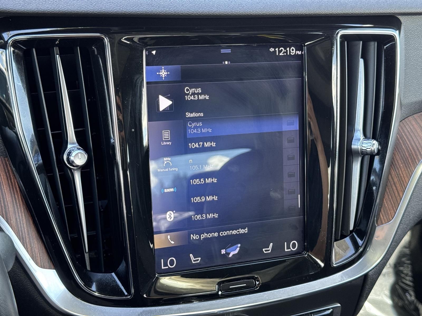 Thumbnail: 2020 Volvo S60 - 16