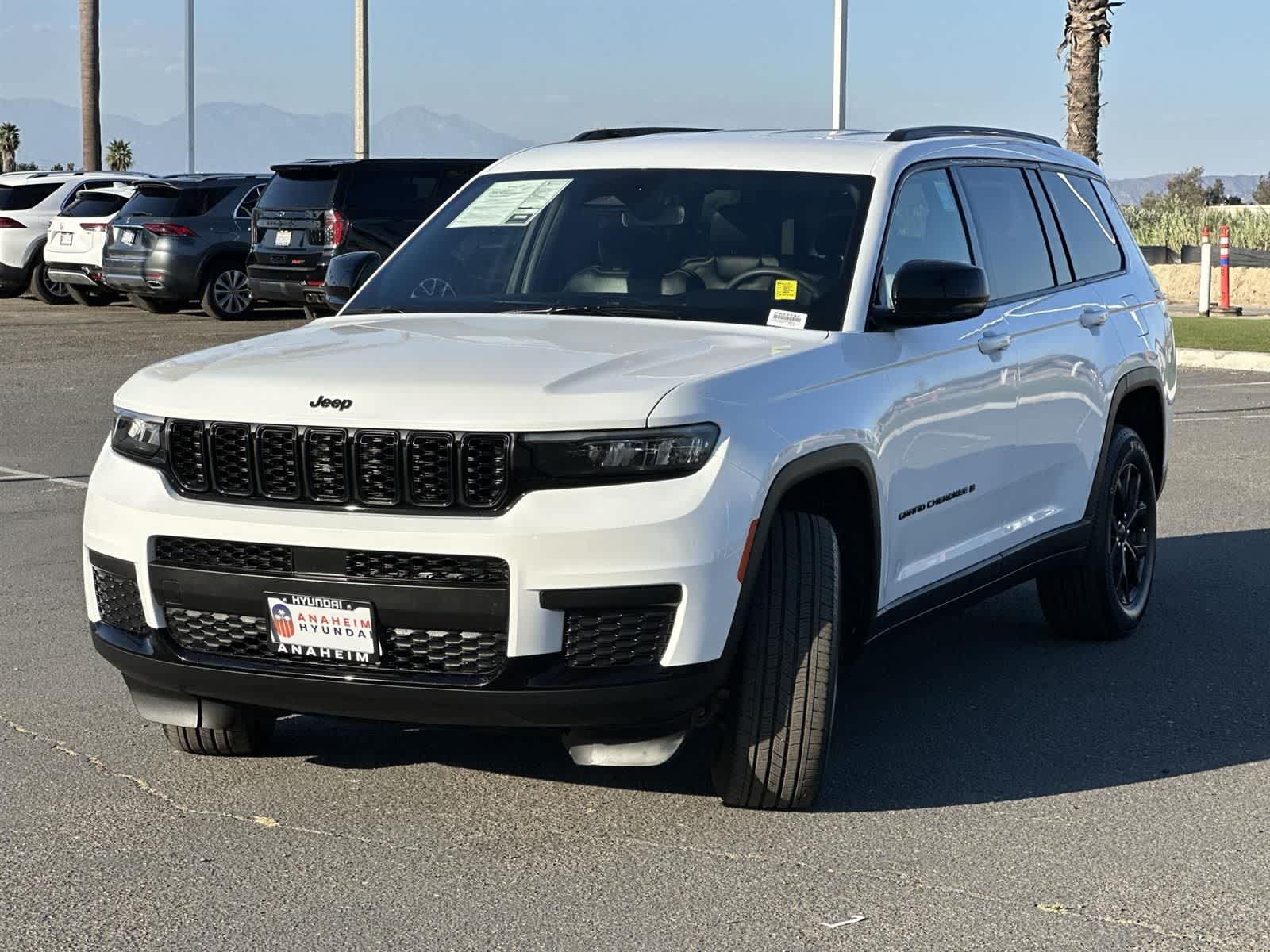 Thumbnail: 2024 Jeep Grand Cherokee L - 6