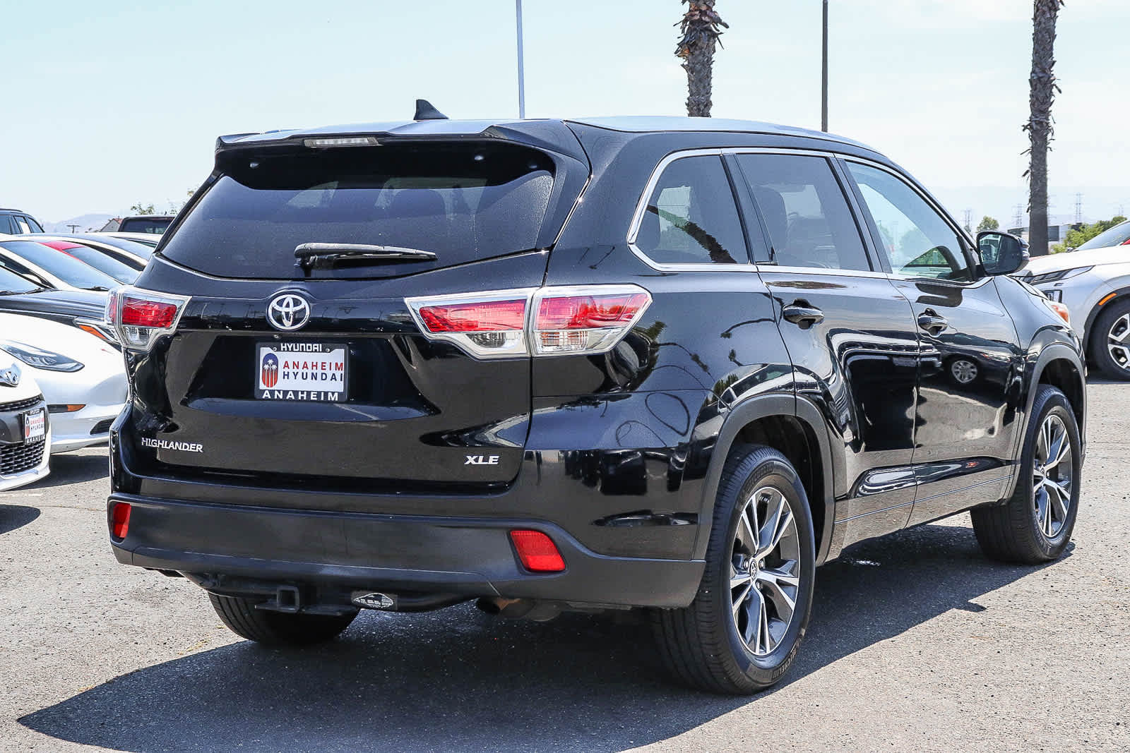 Thumbnail: 2016 Toyota Highlander - 4