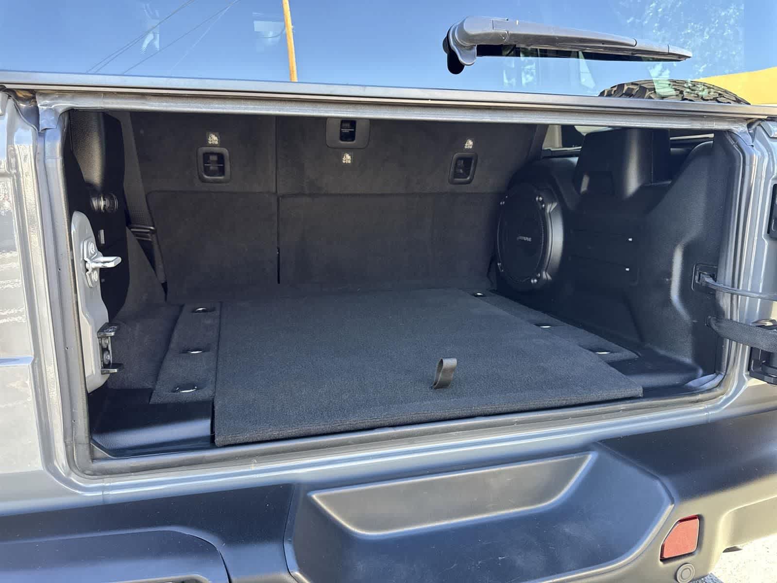 Thumbnail: 2021 Jeep Wrangler - 34