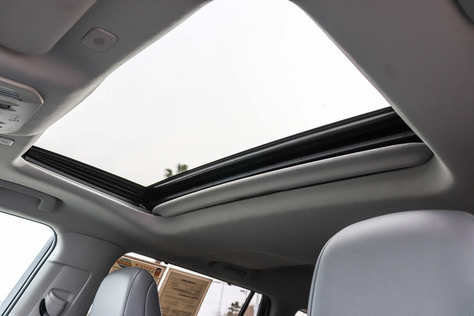 Thumbnail: 2023 Toyota Highlander - 28