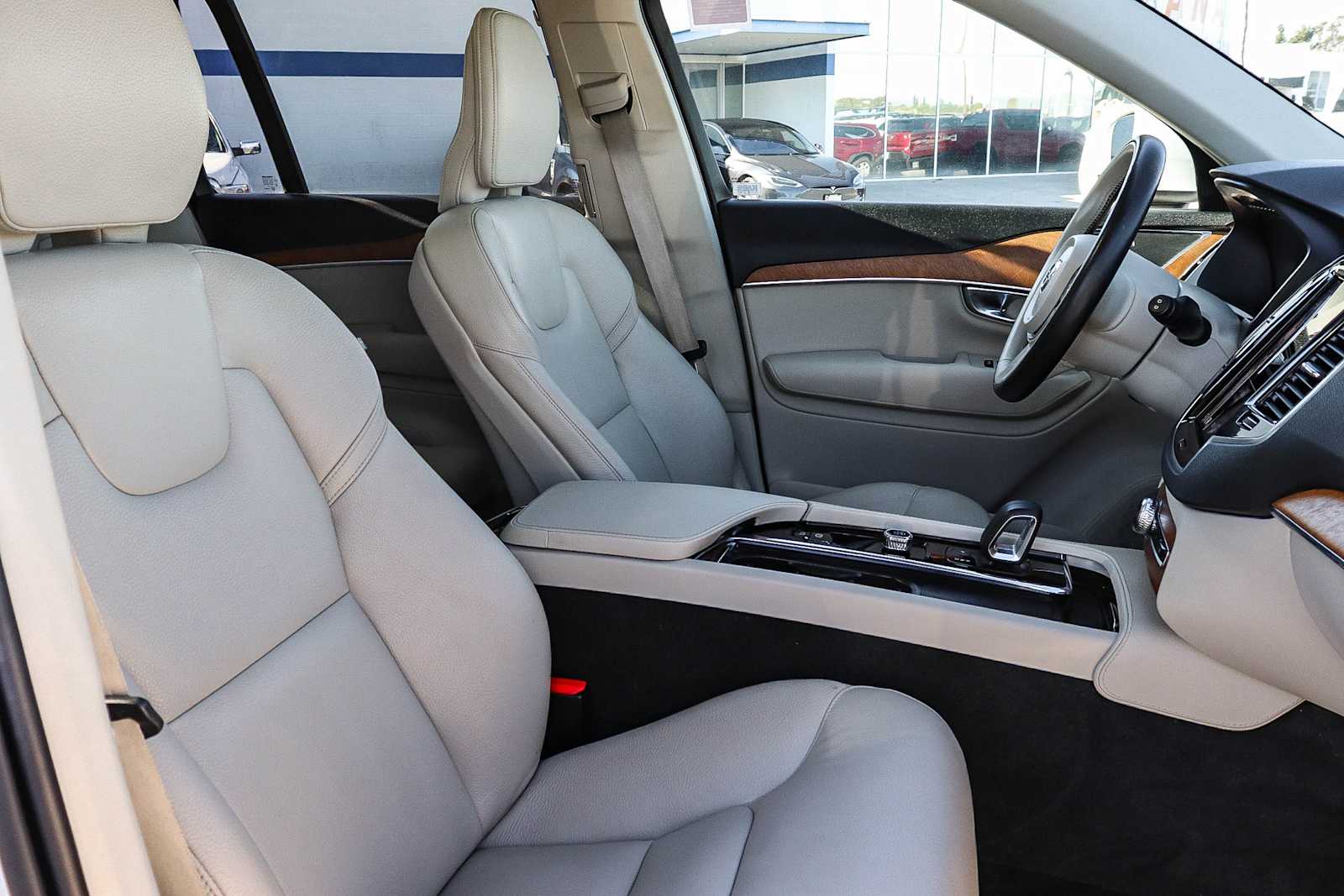 Thumbnail: 2022 Volvo XC90 - 22