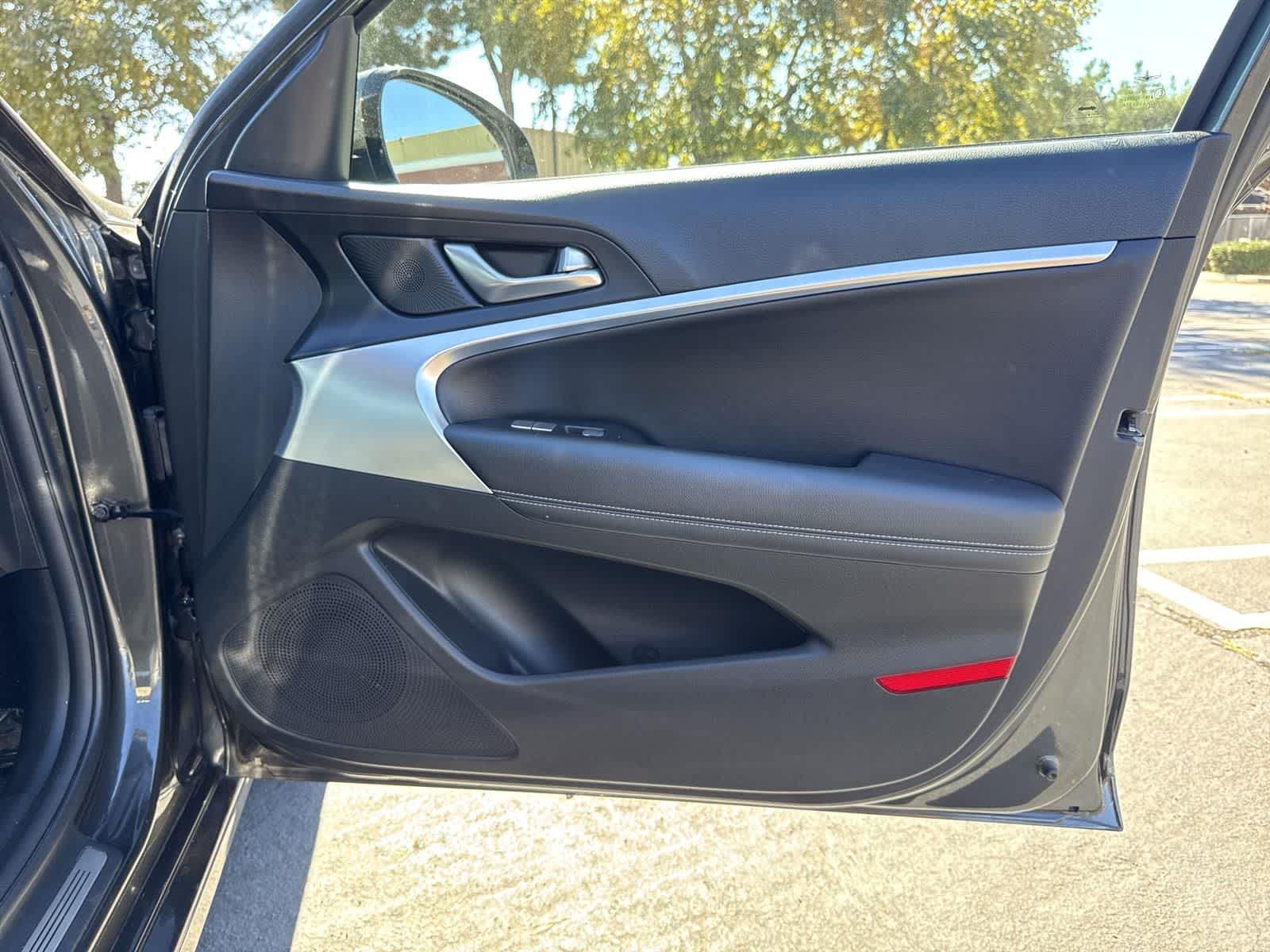 Thumbnail: 2023 Genesis G70 - 37