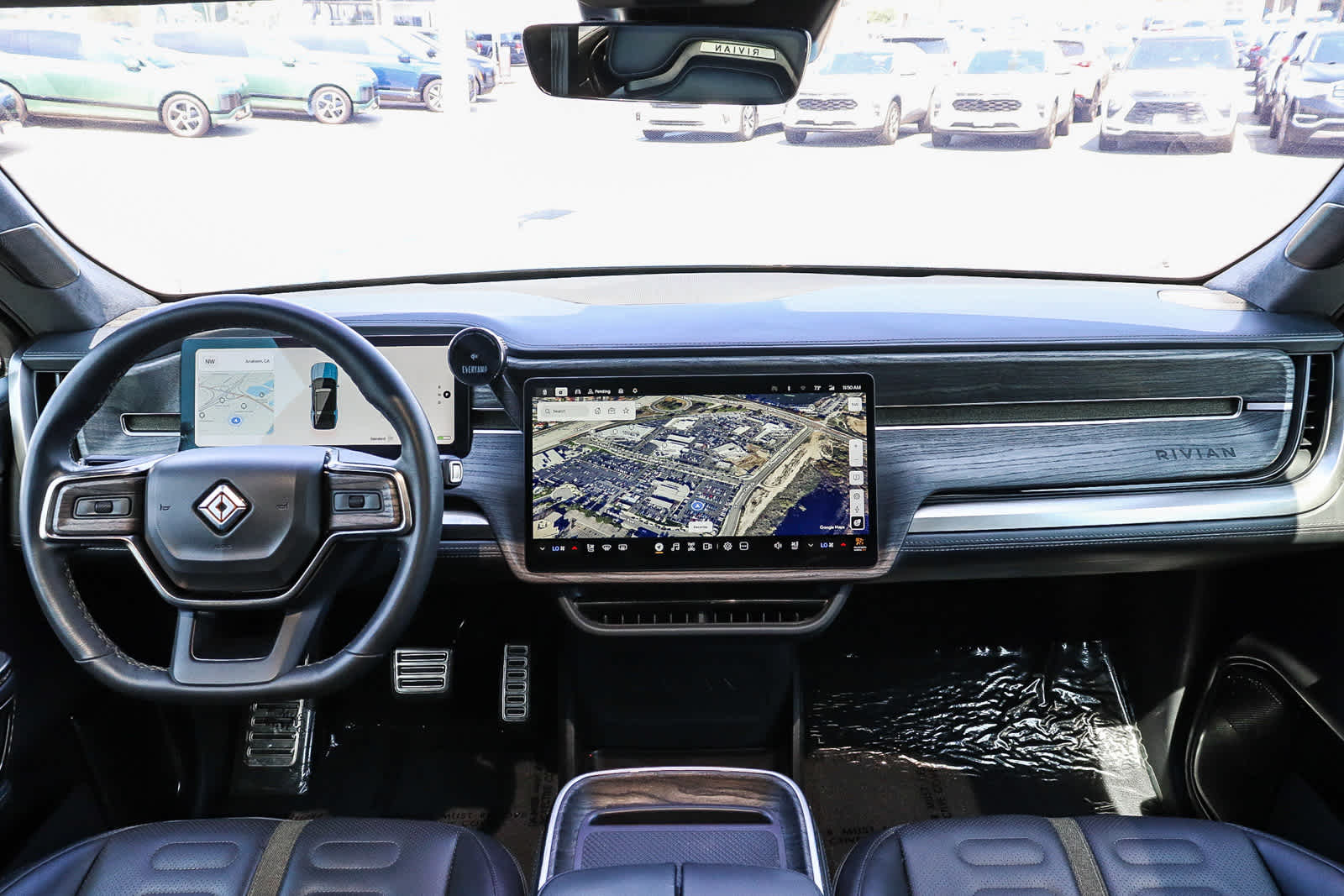 Thumbnail: 2023 Rivian R1S - 15