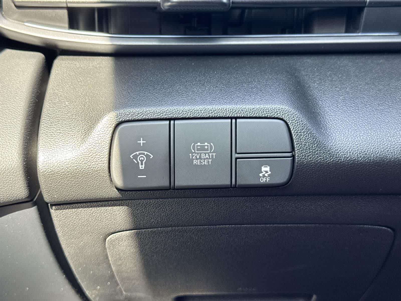 Thumbnail: 2025 Hyundai Elantra - 18